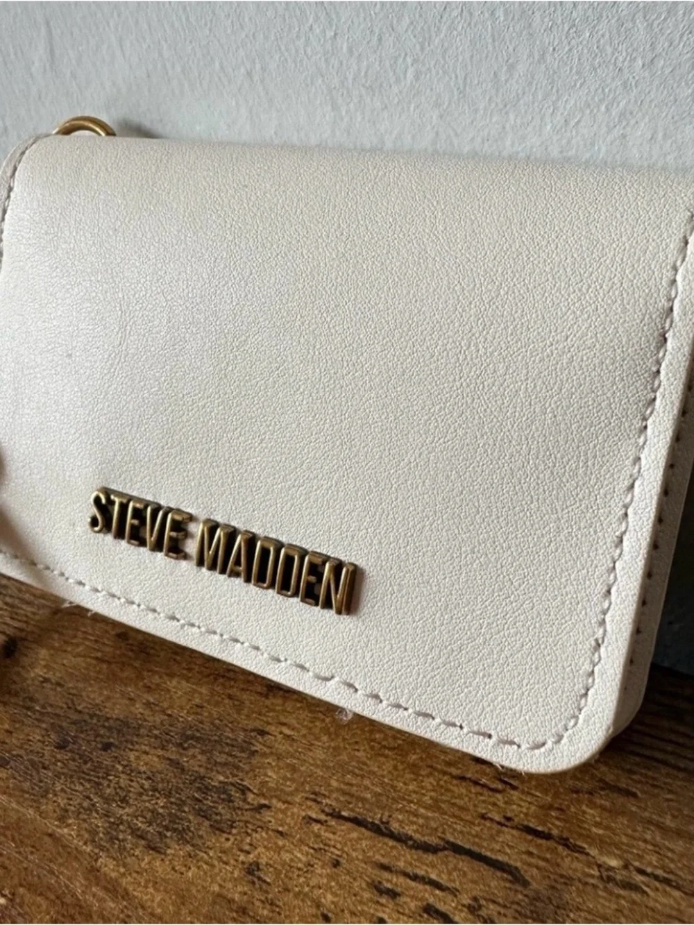 Steve Madden Ivory White Card Holder with Gold Hardware Keychain Bag Charm NWOT